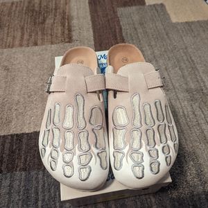 靴 Octavious Marks Fish Bone Clogs FISH BONE CLOGS are available for preorder. Pre order price 80